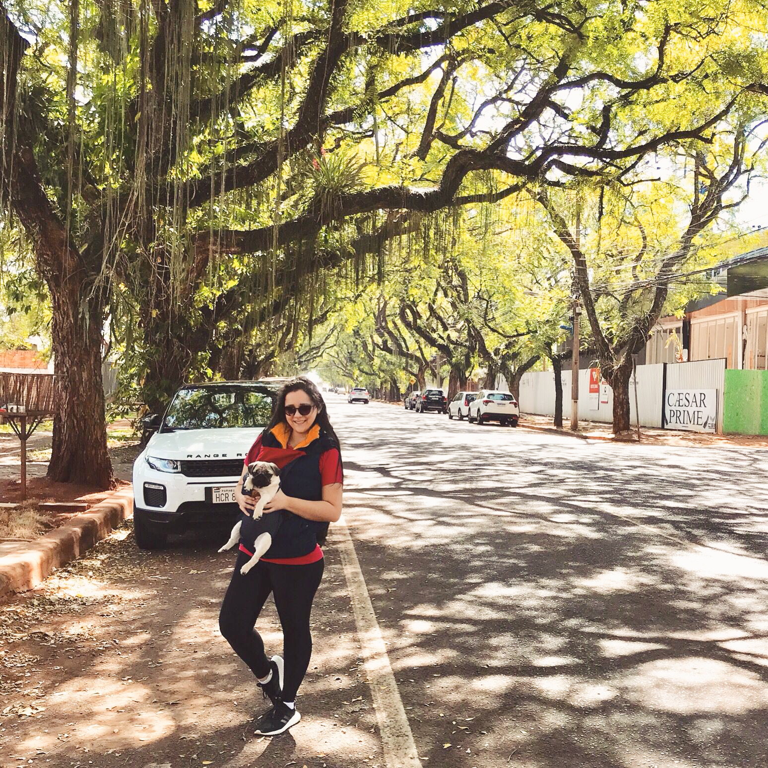 Nathália na Avenida Pedro Basso, em Foz do Iguaçu.