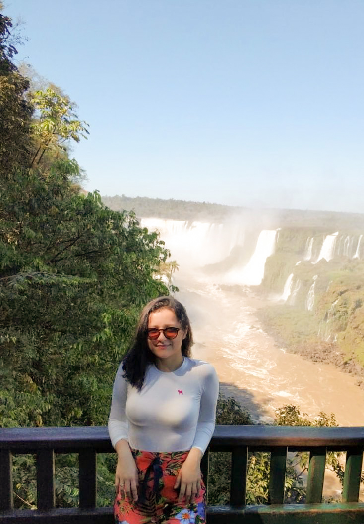 Nathália nas Cataratas do Iguaçu.