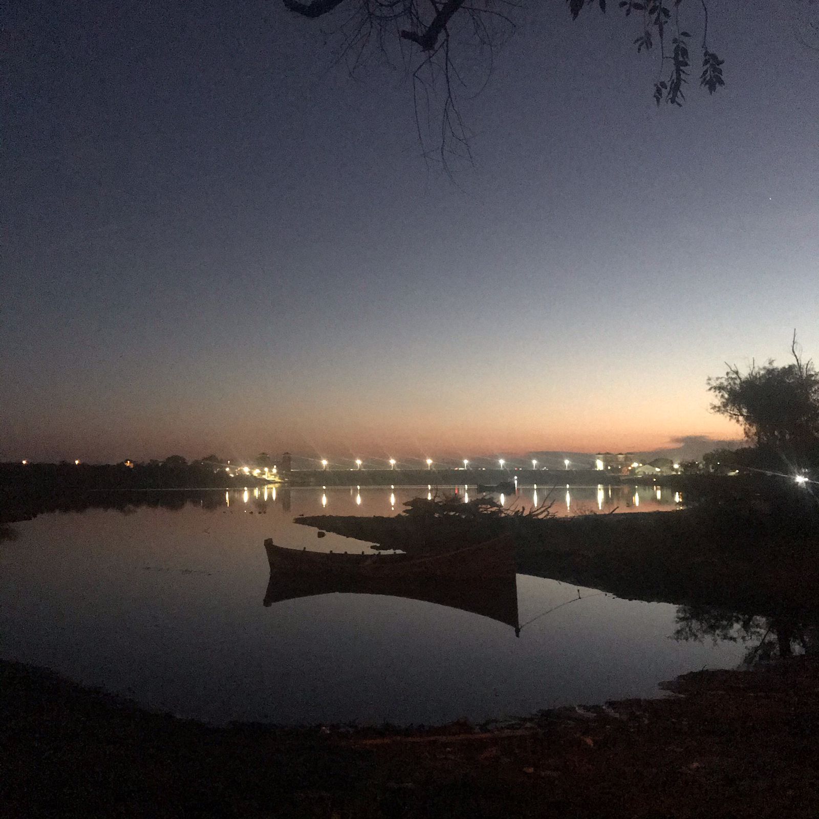 O Rio Jaguarão é navegável por 32 quilômetros.