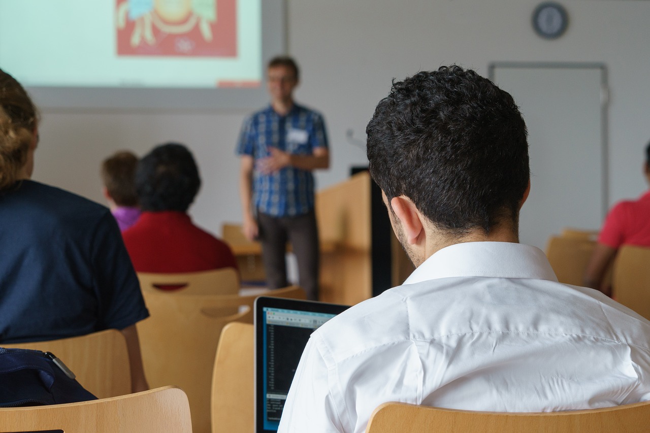 Cronograma do processo avaliativo para promoção à classe de professor titular