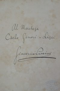Obra com assinatura