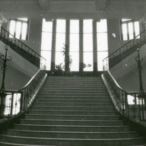 Vitral da escadaria principal do saguão da Faculdade de Medicina, 1950 (aprox.)
Fonte: Acervo Museu da UFRGS 2021