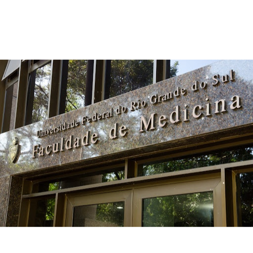 Entrada do novo prédio da Faculdade de Medicina na Rua Ramiro Barcelos, 2016