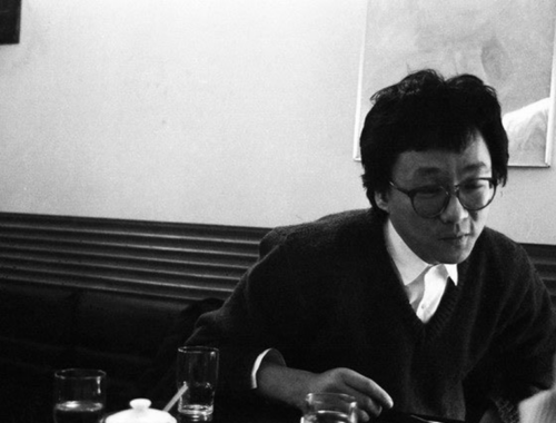 Edward Yang em foto preto e branco
