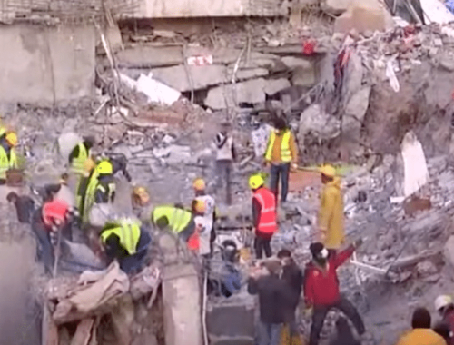 Escombros na Turquia depois do terremoto ocorrido em 6 de fevereiro de 2023.