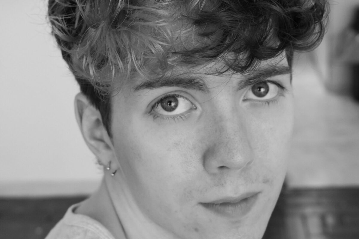 Ceu Isatto: artista em movimento