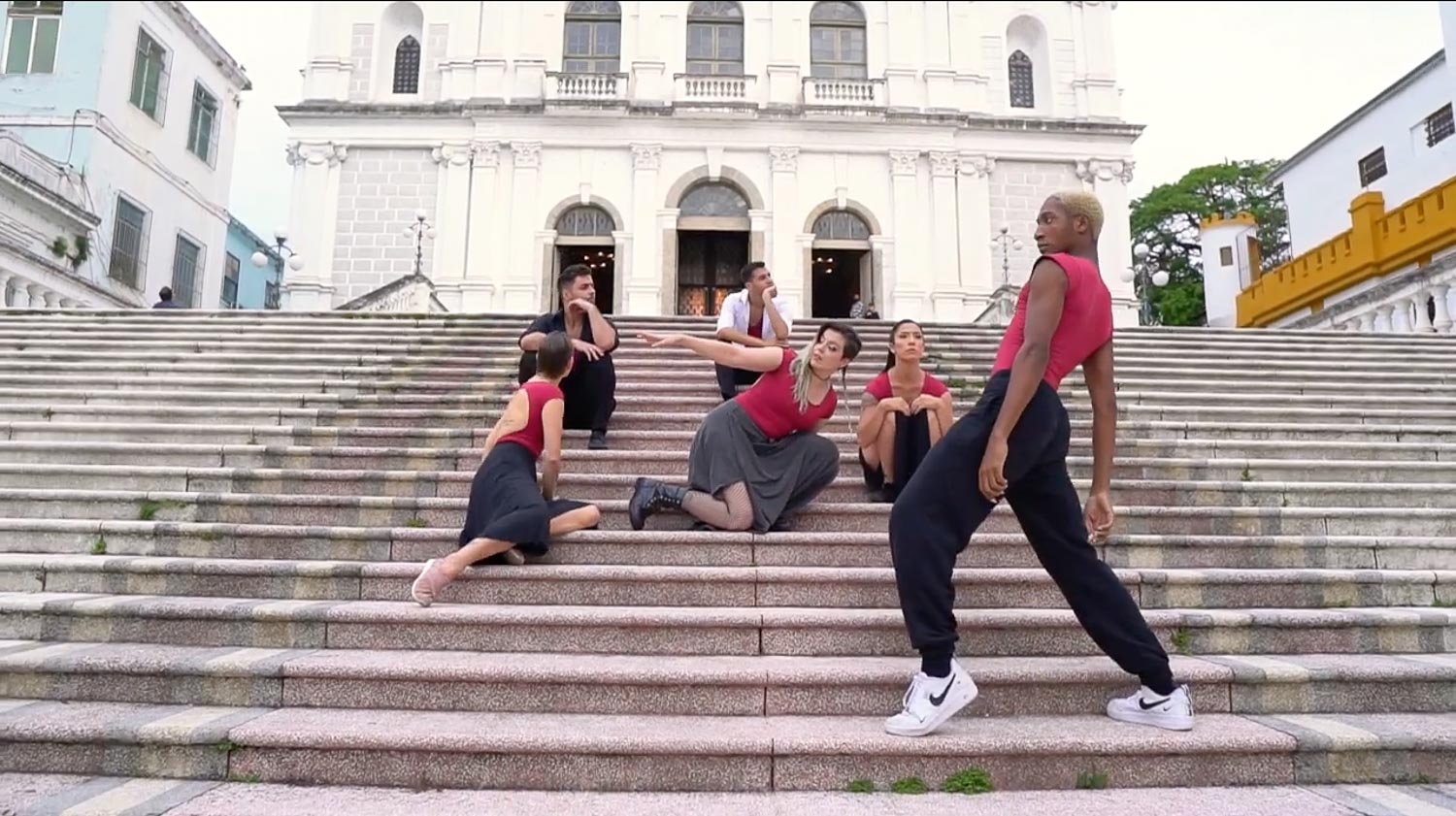 Ballet da Universidade se apresenta na abertura do Salão UFRGS