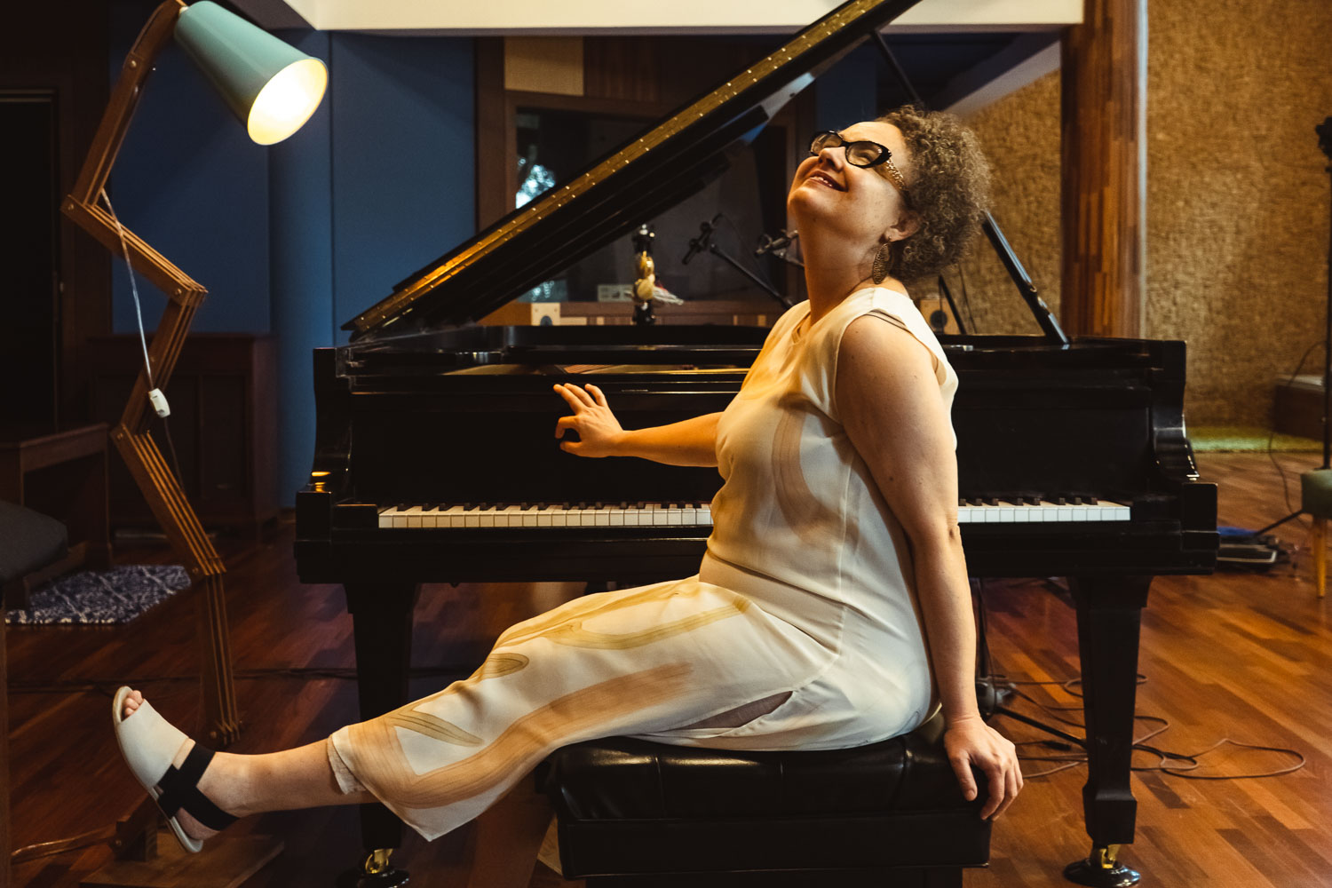 Pianista Catarina Domenici apresenta o álbum "Ciranda das Mestras"