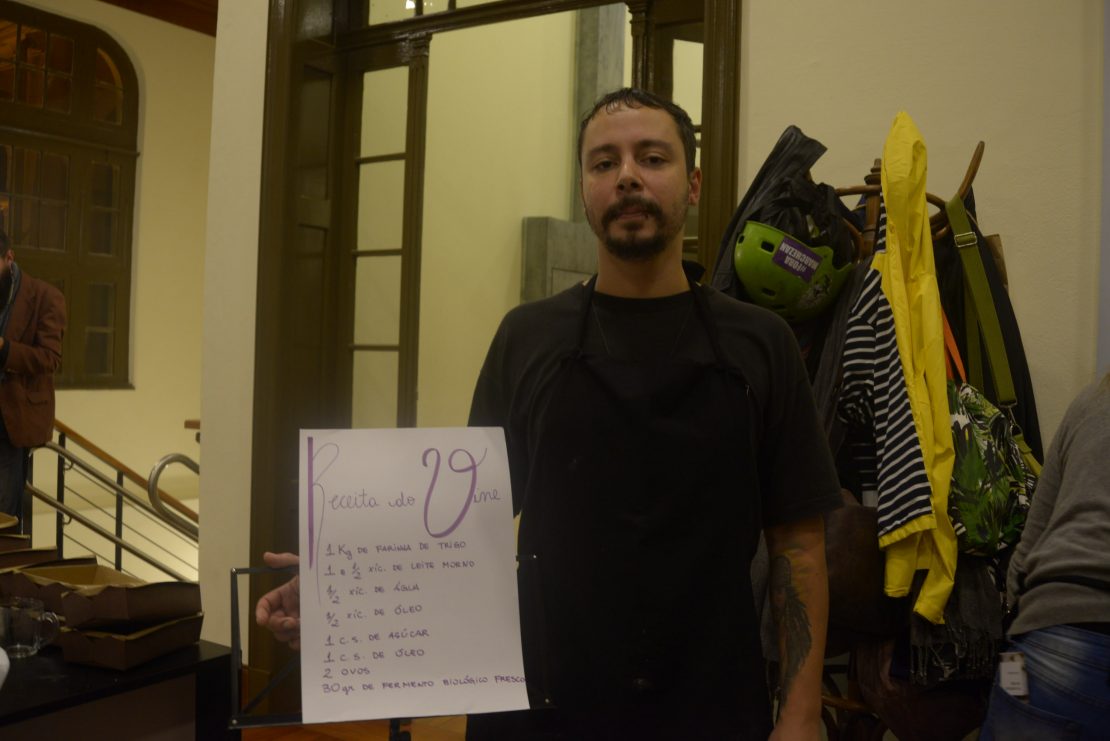 Graduando de Artes Visuais Vini Gato Preto e sua receita.