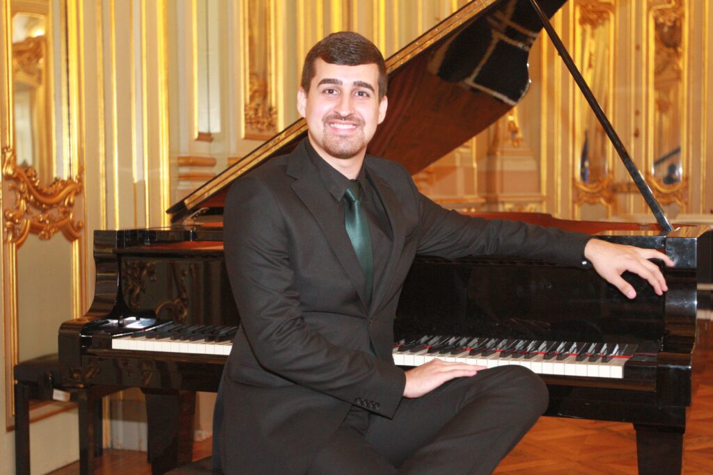 Andrey Lopes apresenta recital gratuito no Centro Cultural da UFRGS 