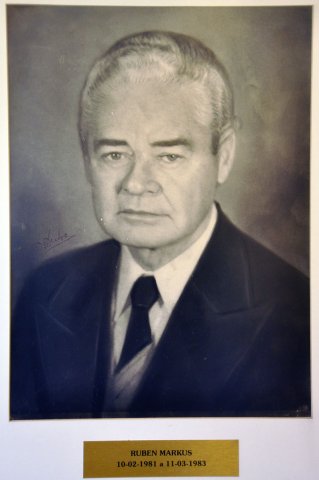 1981