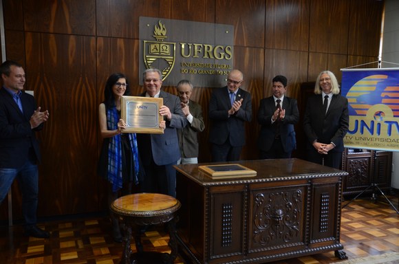 Prêmio Destaque UNITV homenageia Marcia Barbosa e TelessaúdeRS