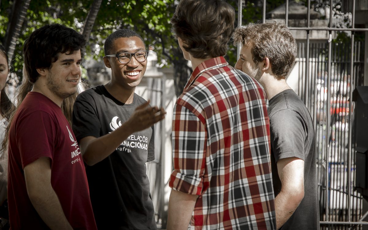 Curso de Relações Internacionais recebe 5 estrelas do Guia do Estudante