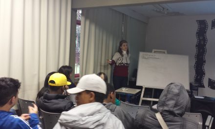 UFRGS e escolas públicas fazem <p>análise crítica da mídia