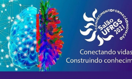 Integrantes do GCCOP apresentam o Programa de Extensão Análise Crítica de Produtos Midiáticos no XXII Salão de Extensão da UFRGS