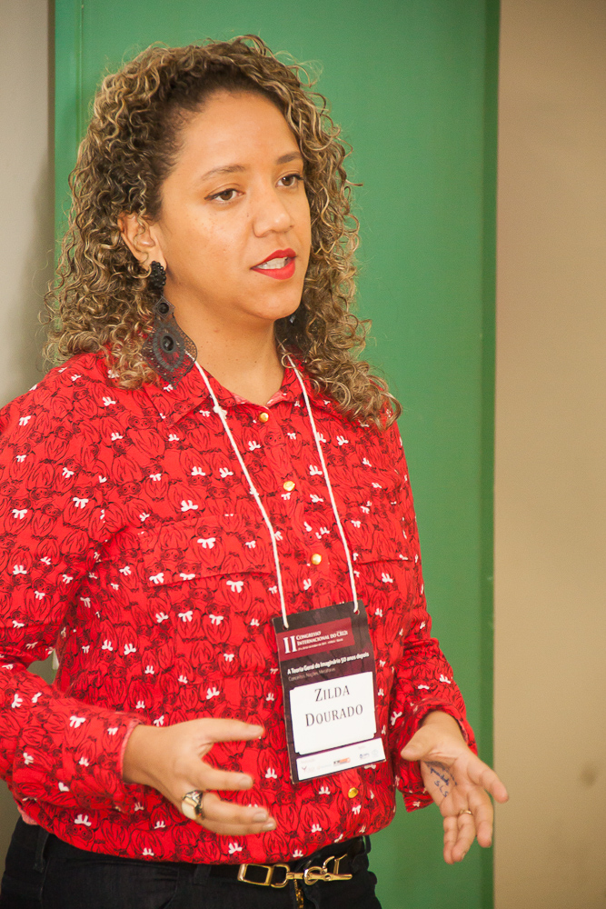 Zilda Pinheiro apresenta o trabalho “O estudo do corpo pelo viés da antropologia do imaginário”. Foto: Rennan Mager