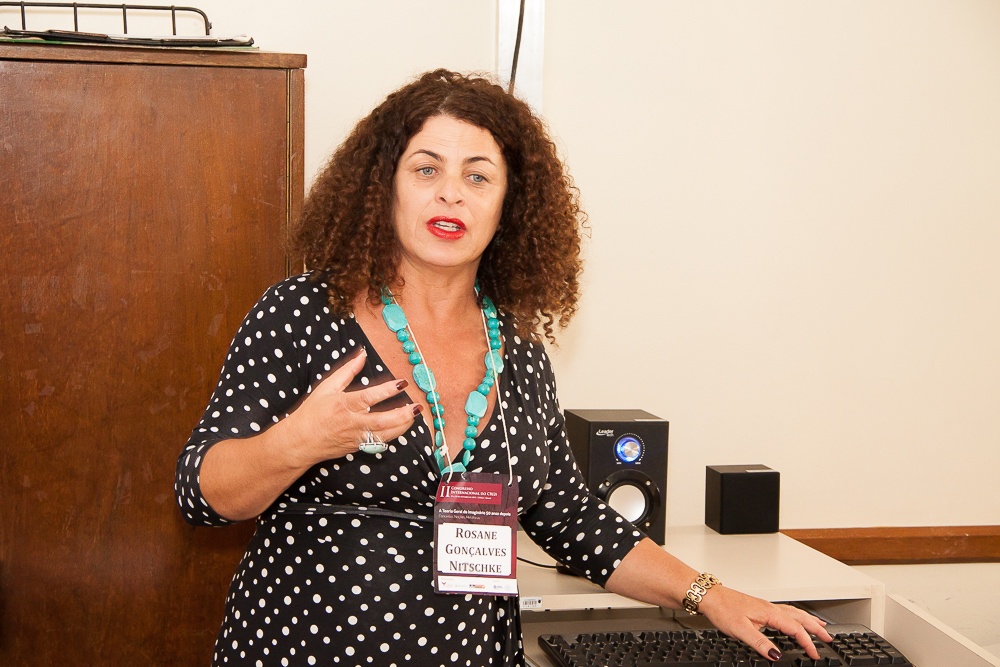 Rosane Nitschke mostra seu trabalho "Imaginário, Cotidiano e Saúde nas diversas ambiências contemporâneas".