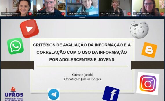 Captura de tela da reunião ao vivo de defesa. Aparecem as professoras da banca, a orientadora Jussara, Greison e o slide inicial da sua apresentação