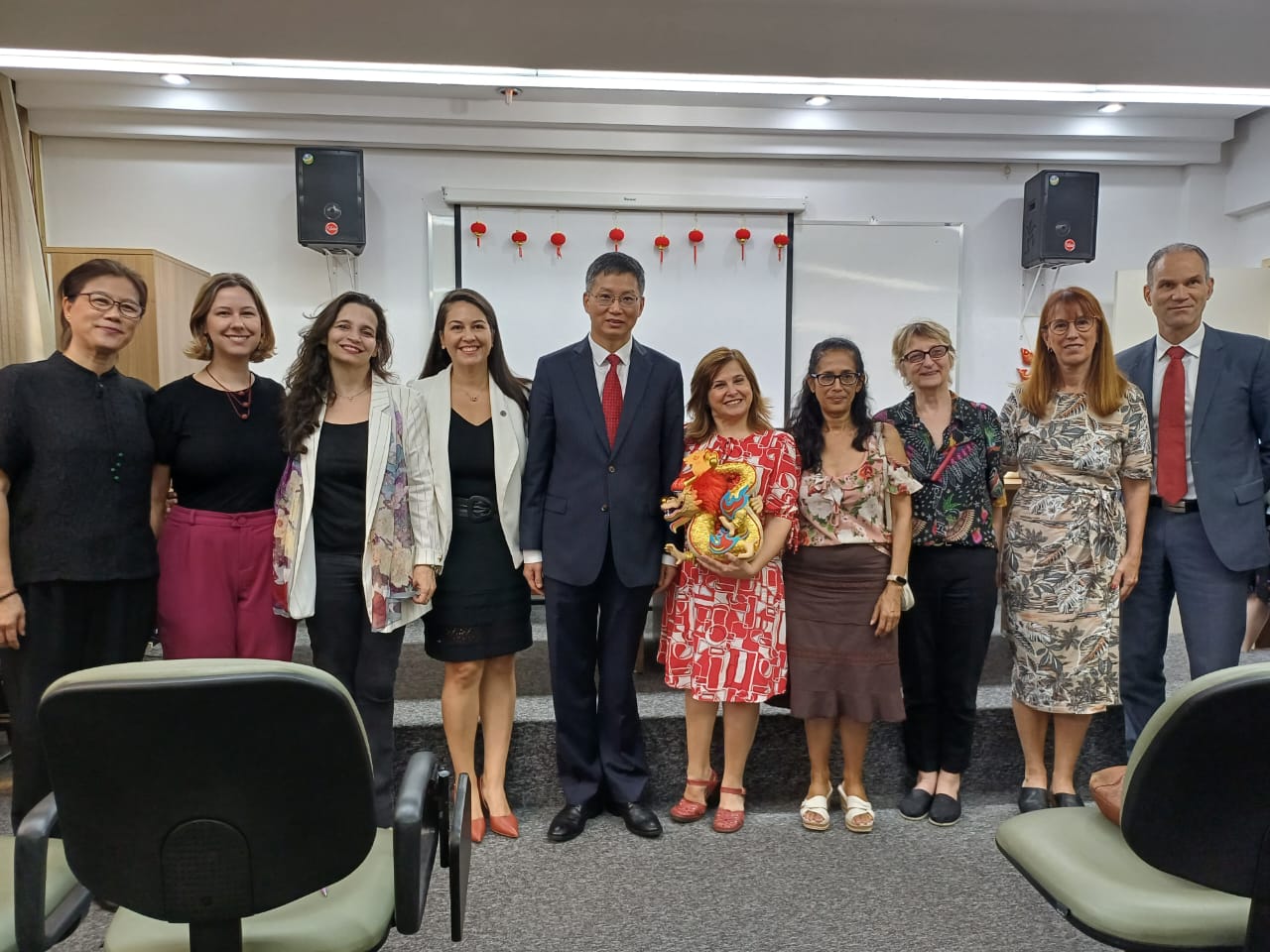 Visita do Consul da China