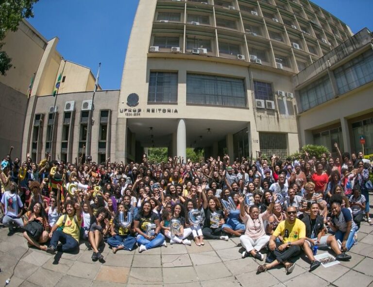 Ingresso e Permanência de Estudantes Cotistas na UFRGS