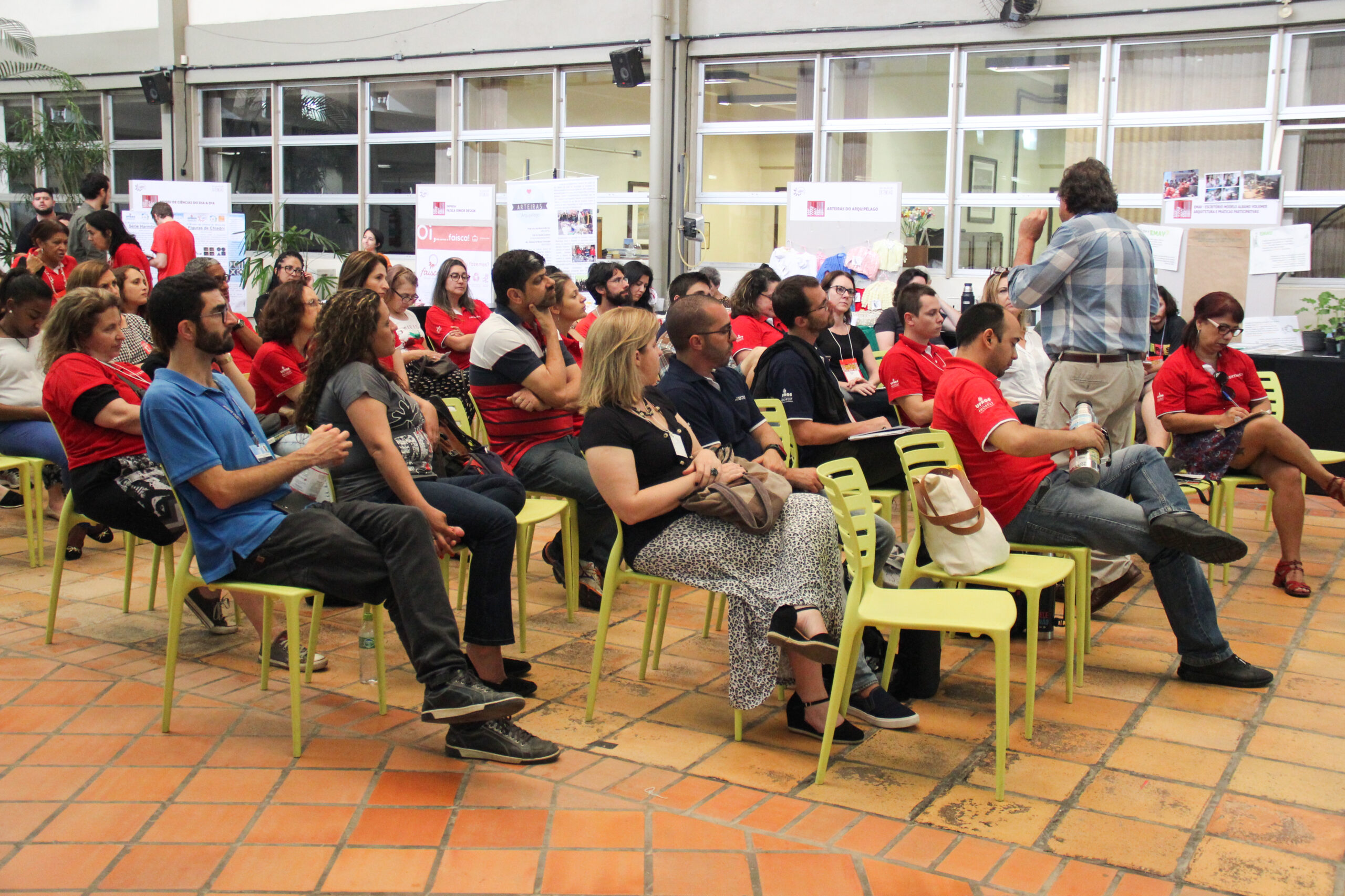 Educação como ação política foi o eixo do Encontro de Extensão