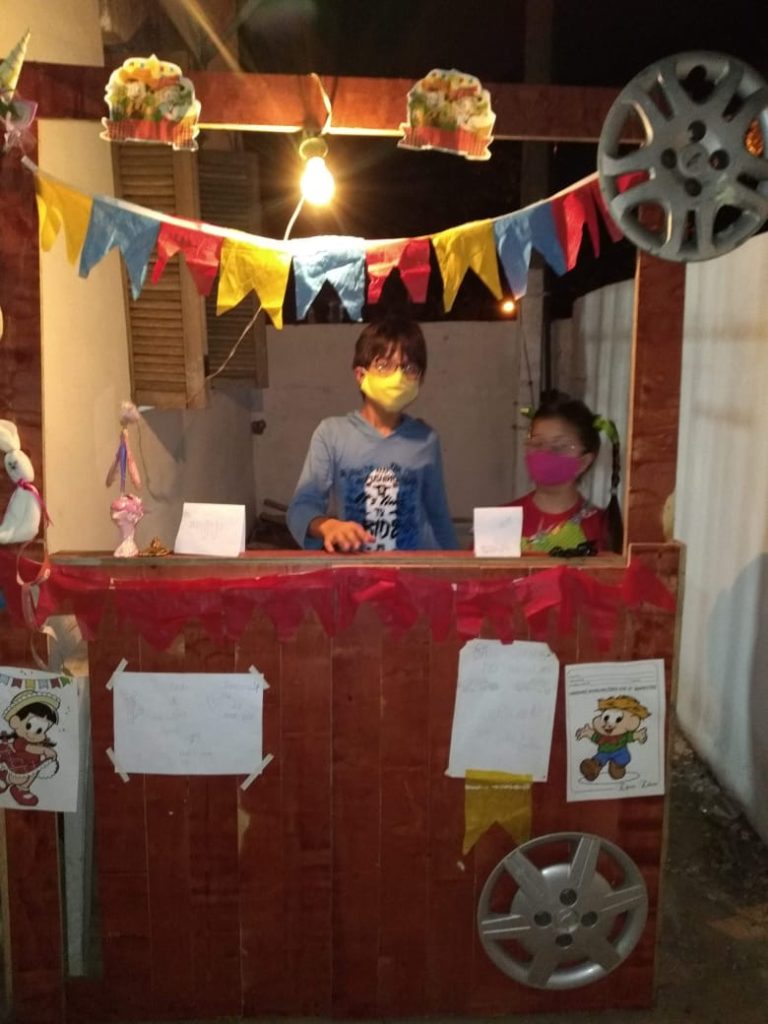 Foto da família com Dudu e Rafa.