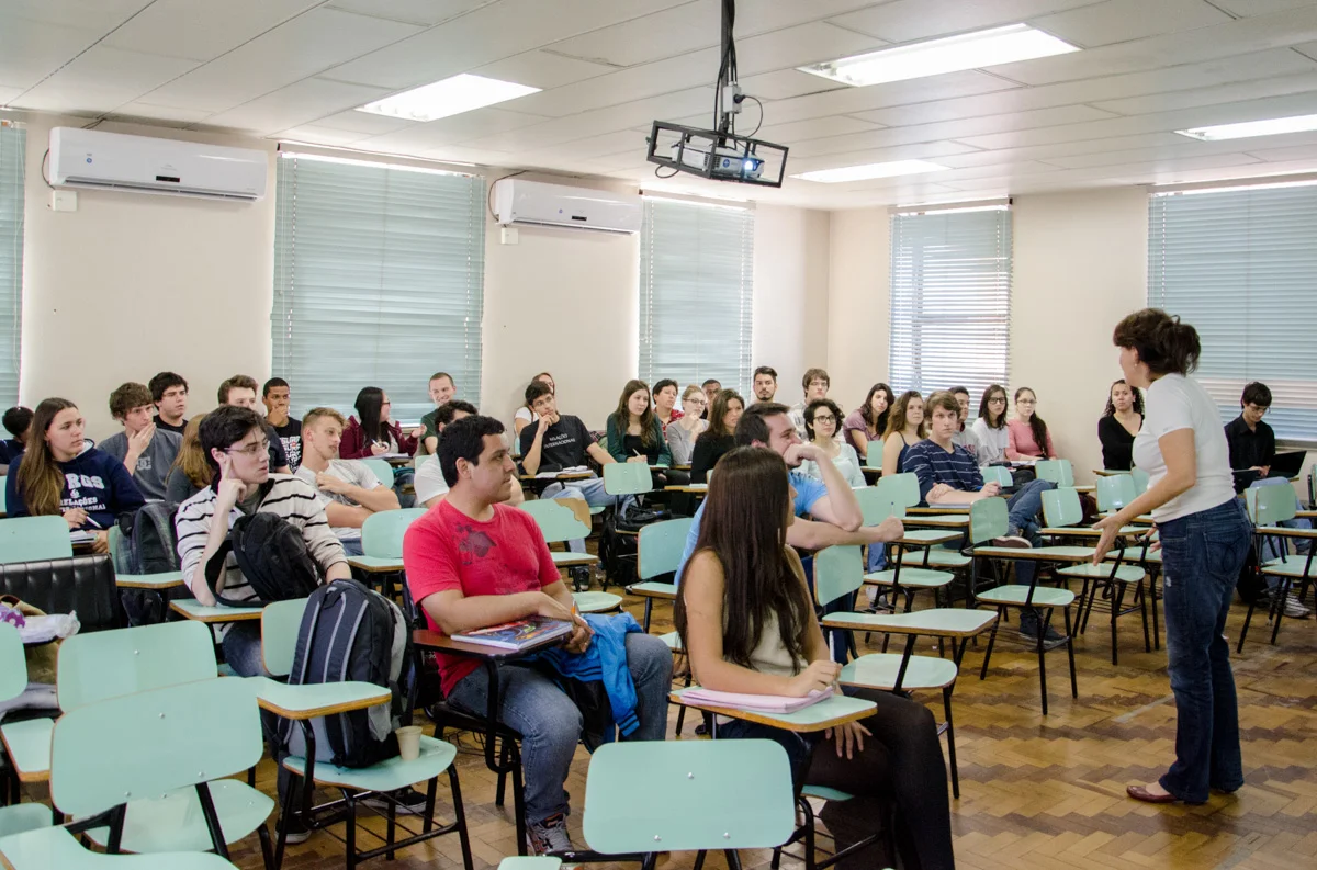 Atividade de ensino na Faculdade de Ciências Econômicas