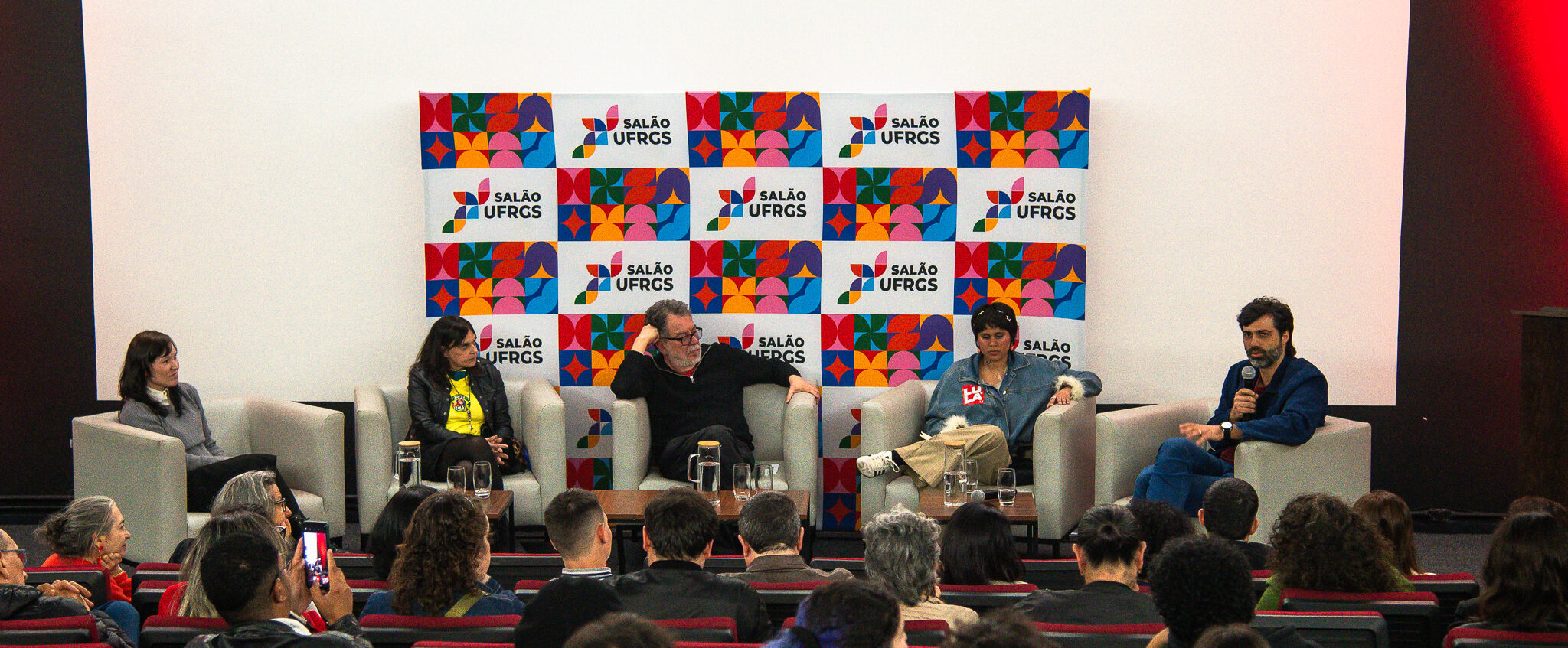 Imagem do Banner Cultura, democracia e universidade