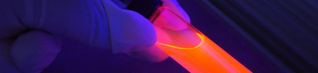 Materiais fluorescentes a partir de composto inovador